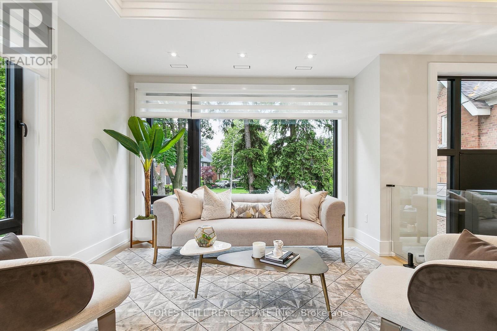 12 OTTER CRESCENT - Photo 2 of 35, Toronto (Bedford Park-Nortown), Ontario