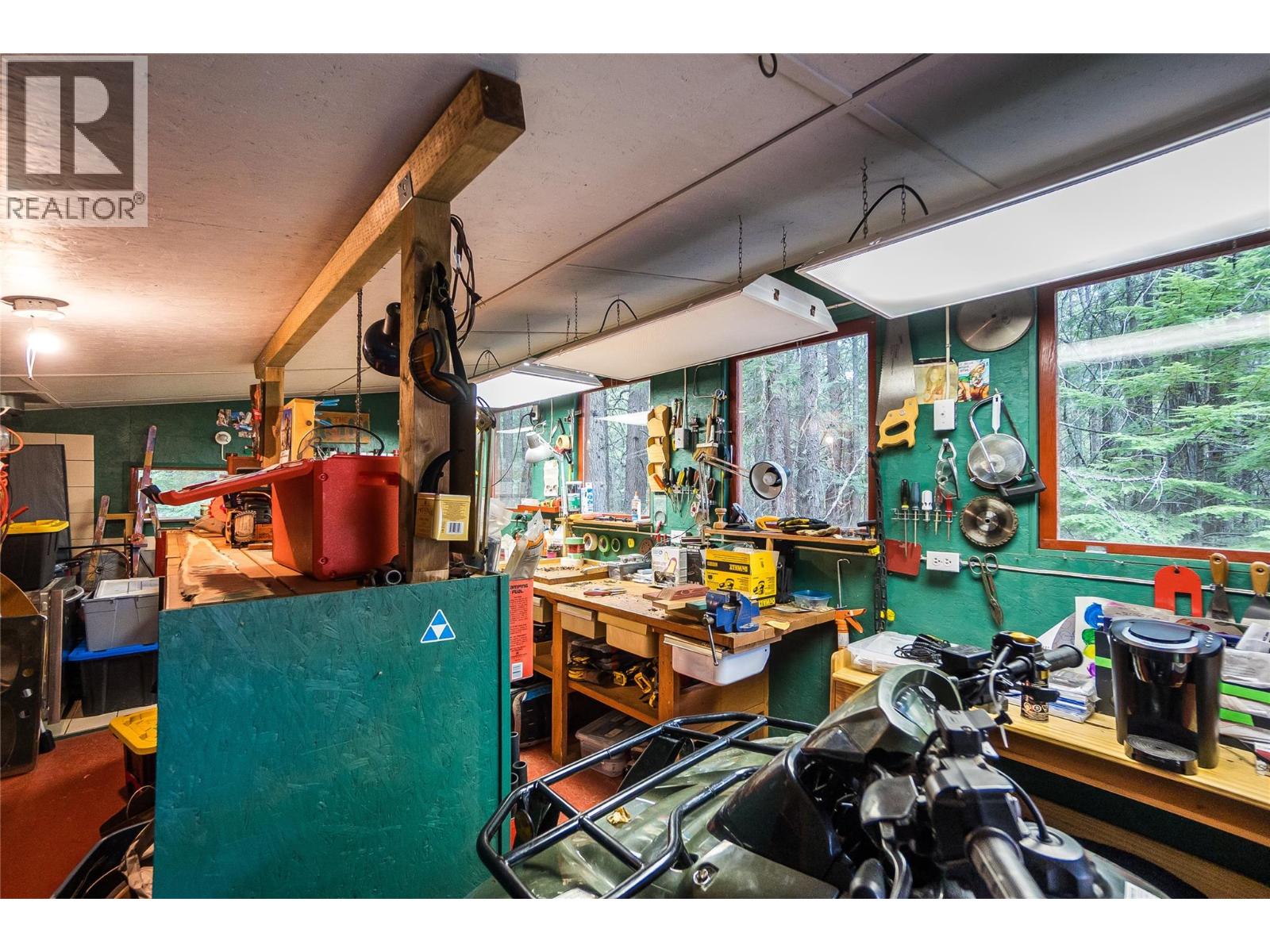 8780 MARTENS ROAD - 43