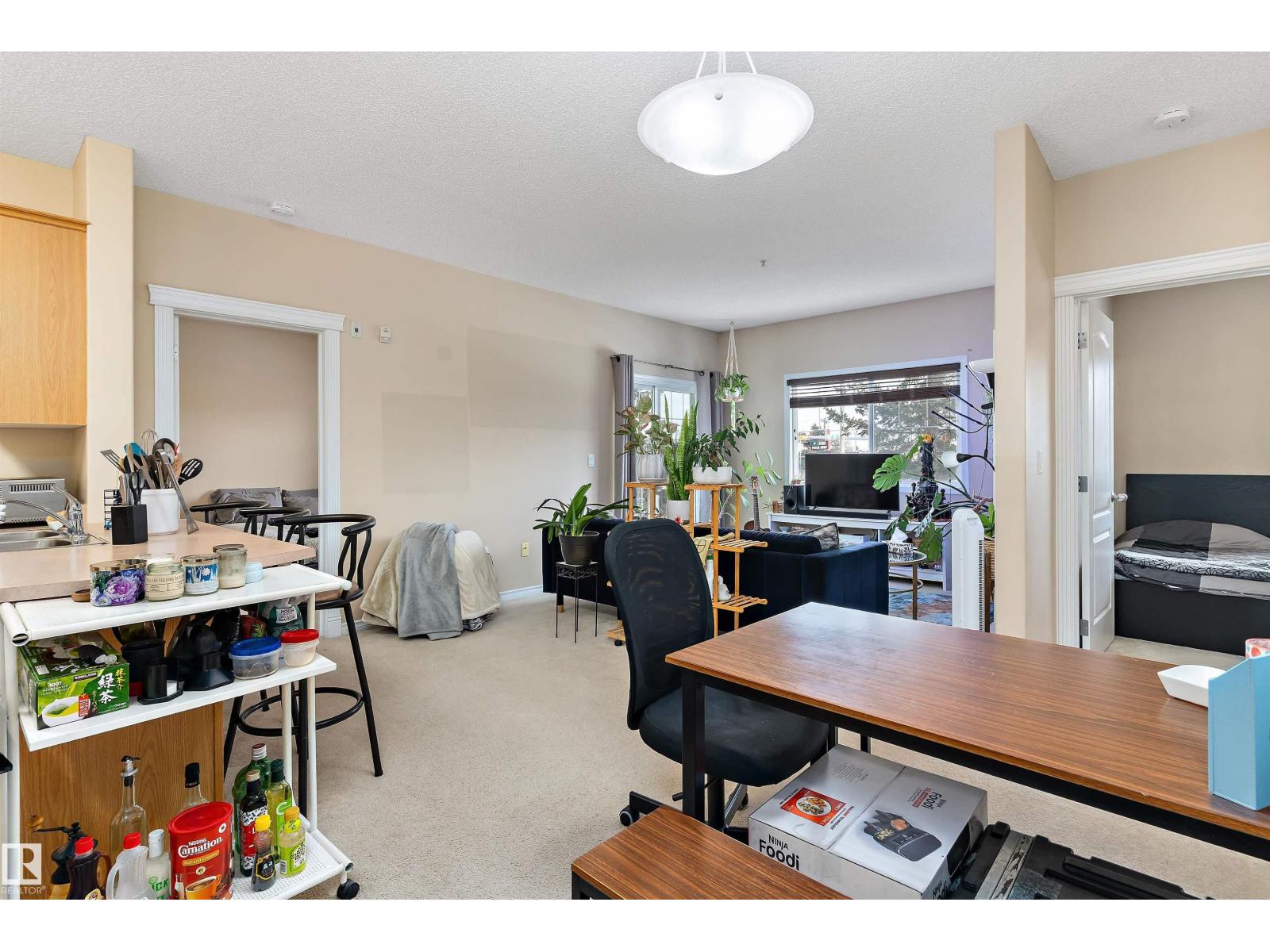 #211 16715 100 AV NW, Edmonton