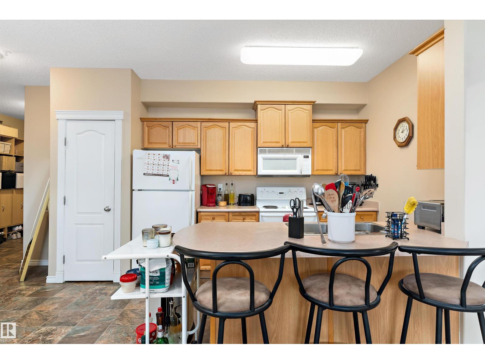 #211 16715 100 AV NW, Edmonton