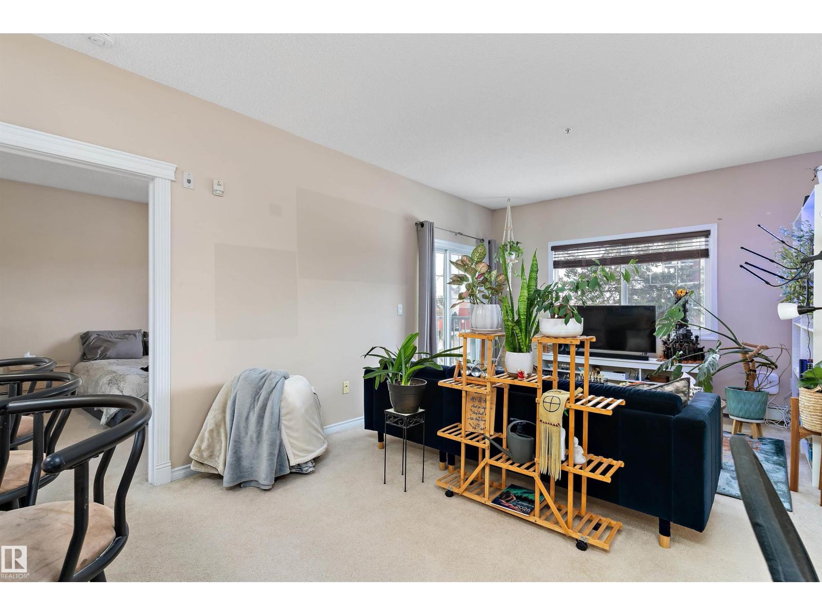 #211 16715 100 AV NW, Edmonton