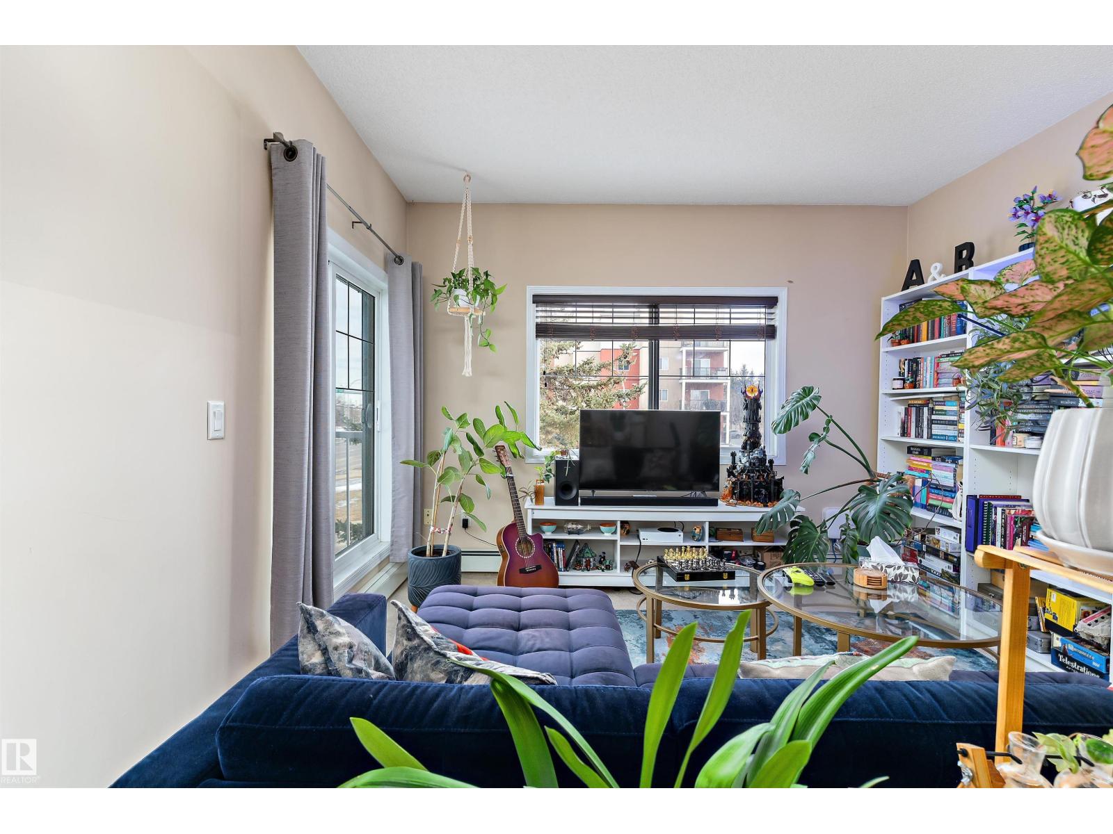 #211 16715 100 AV NW, Edmonton