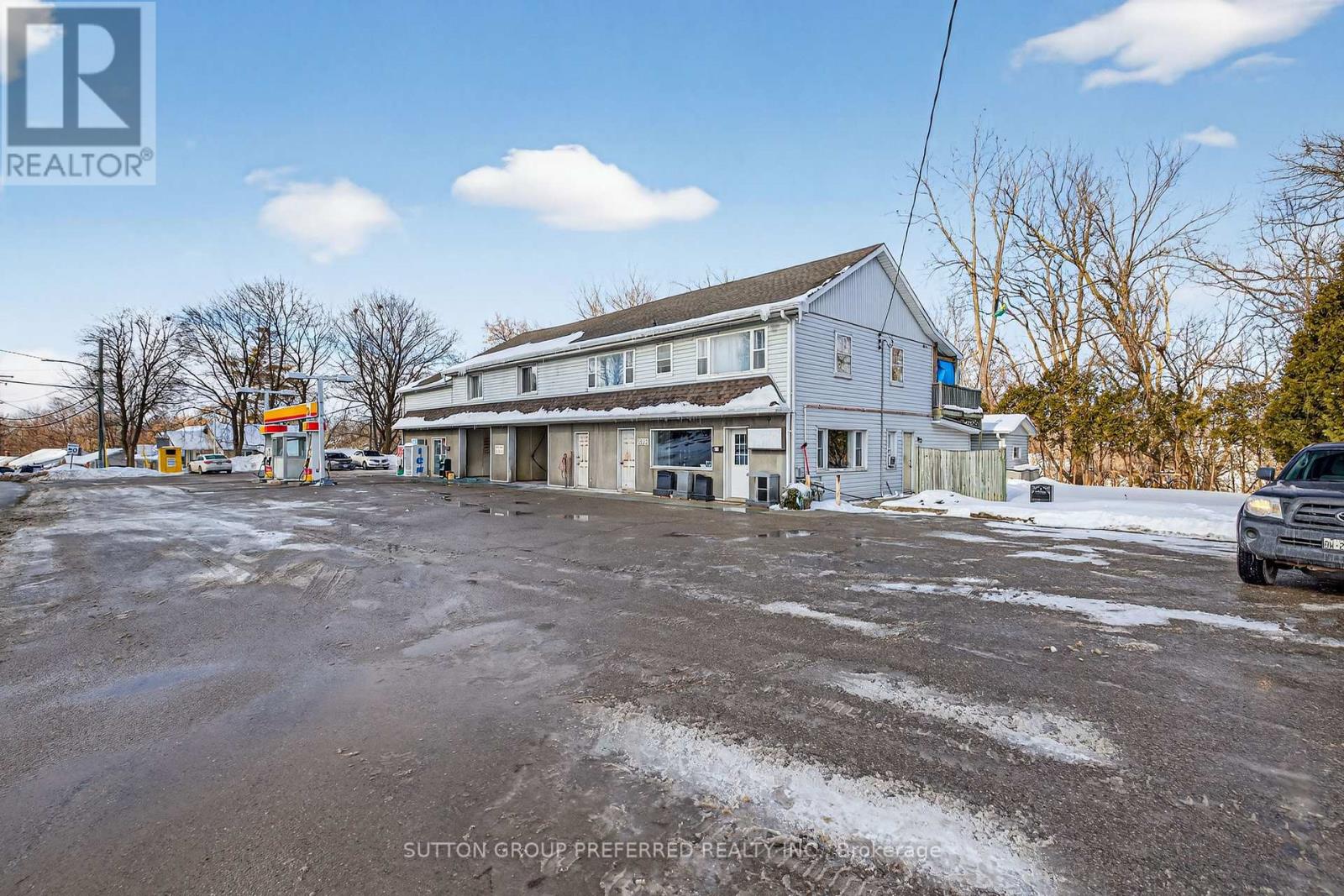 3922 Hamilton Road East