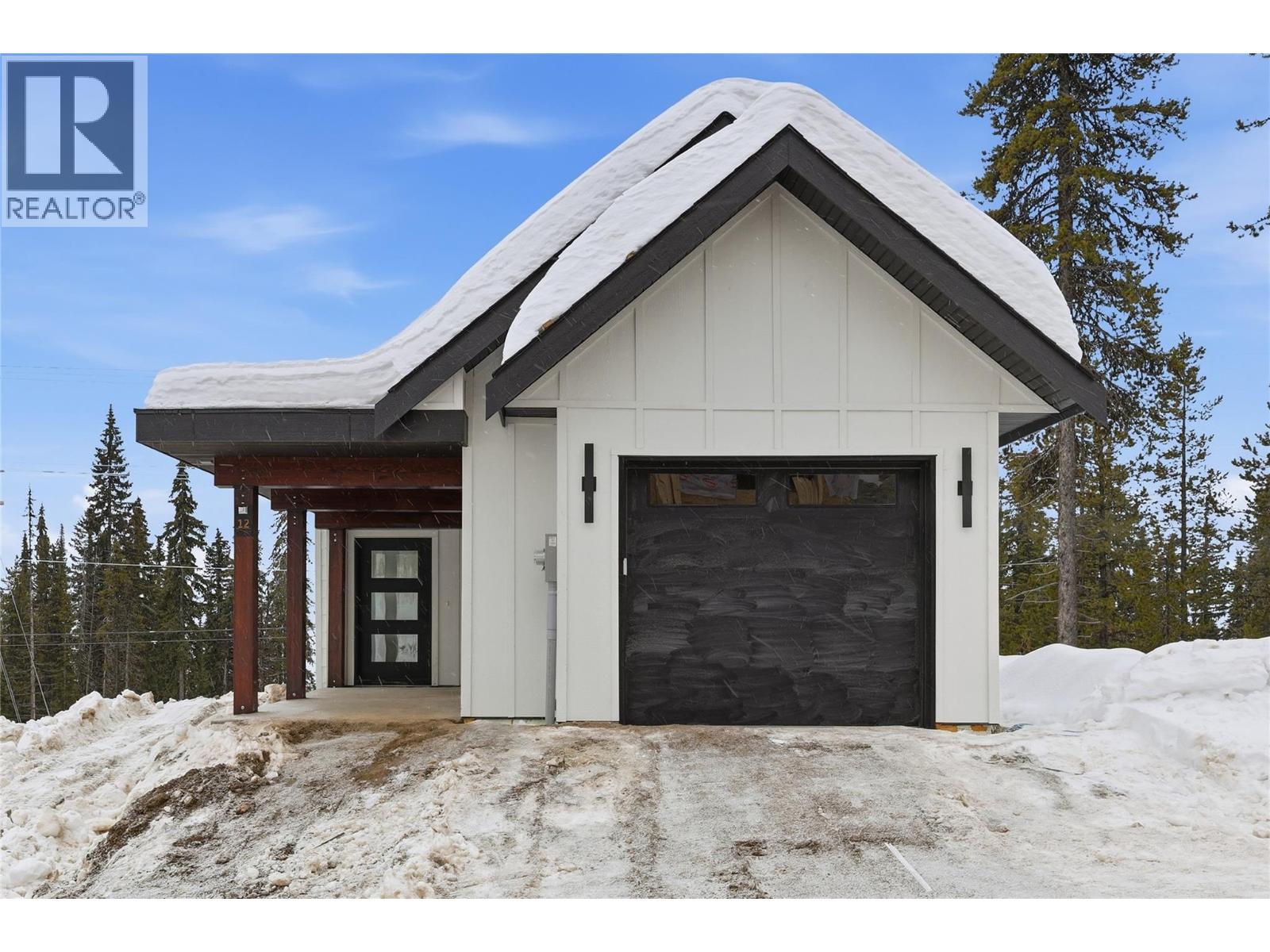 12 Monashee Way - 2