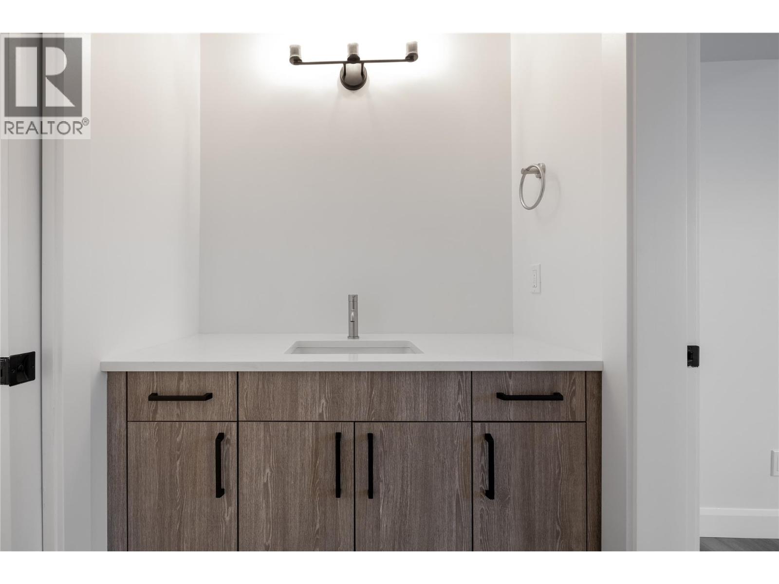  12 Monashee Way, Big White