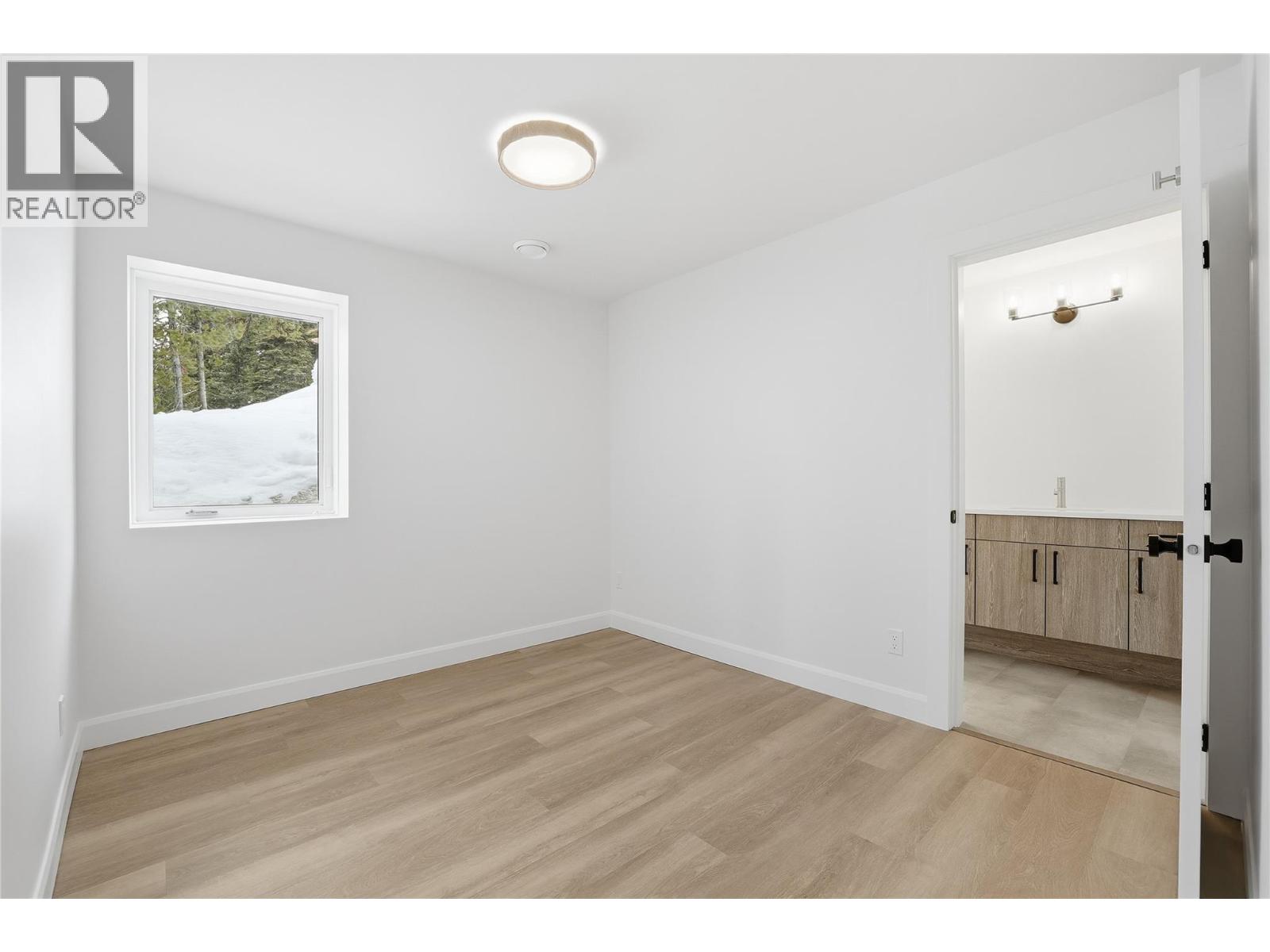  12 Monashee Way, Big White