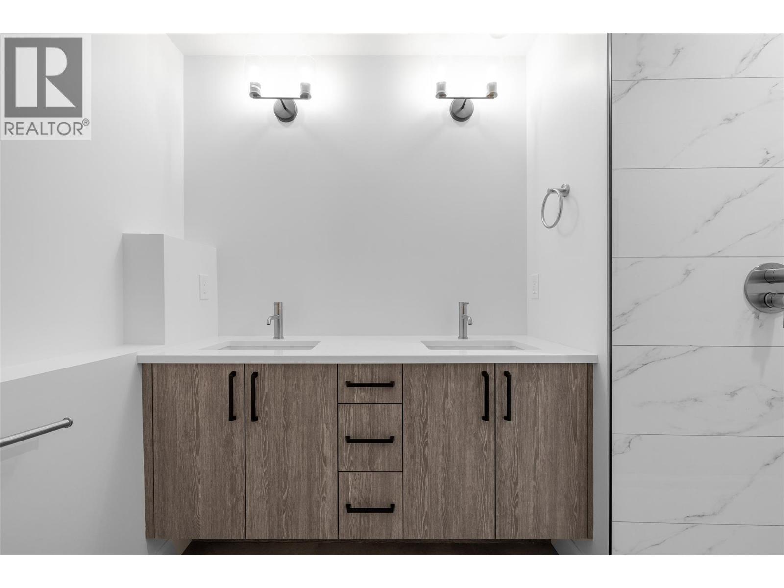  12 Monashee Way, Big White