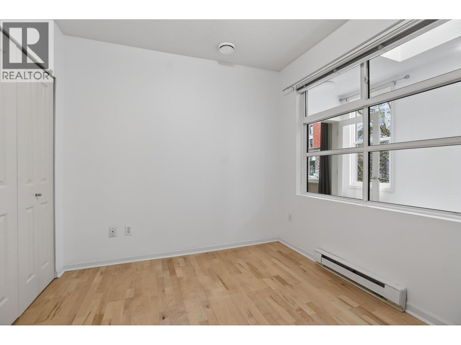 103 108 W ESPLANADE, North Vancouver