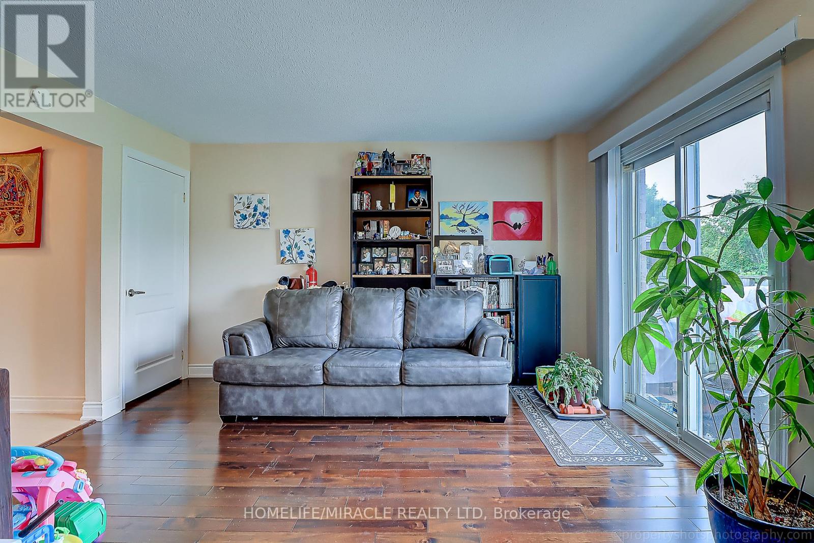 114 MARTINDALE CRESCENT - Photo 4 of 34, Brampton (Brampton West), Ontario