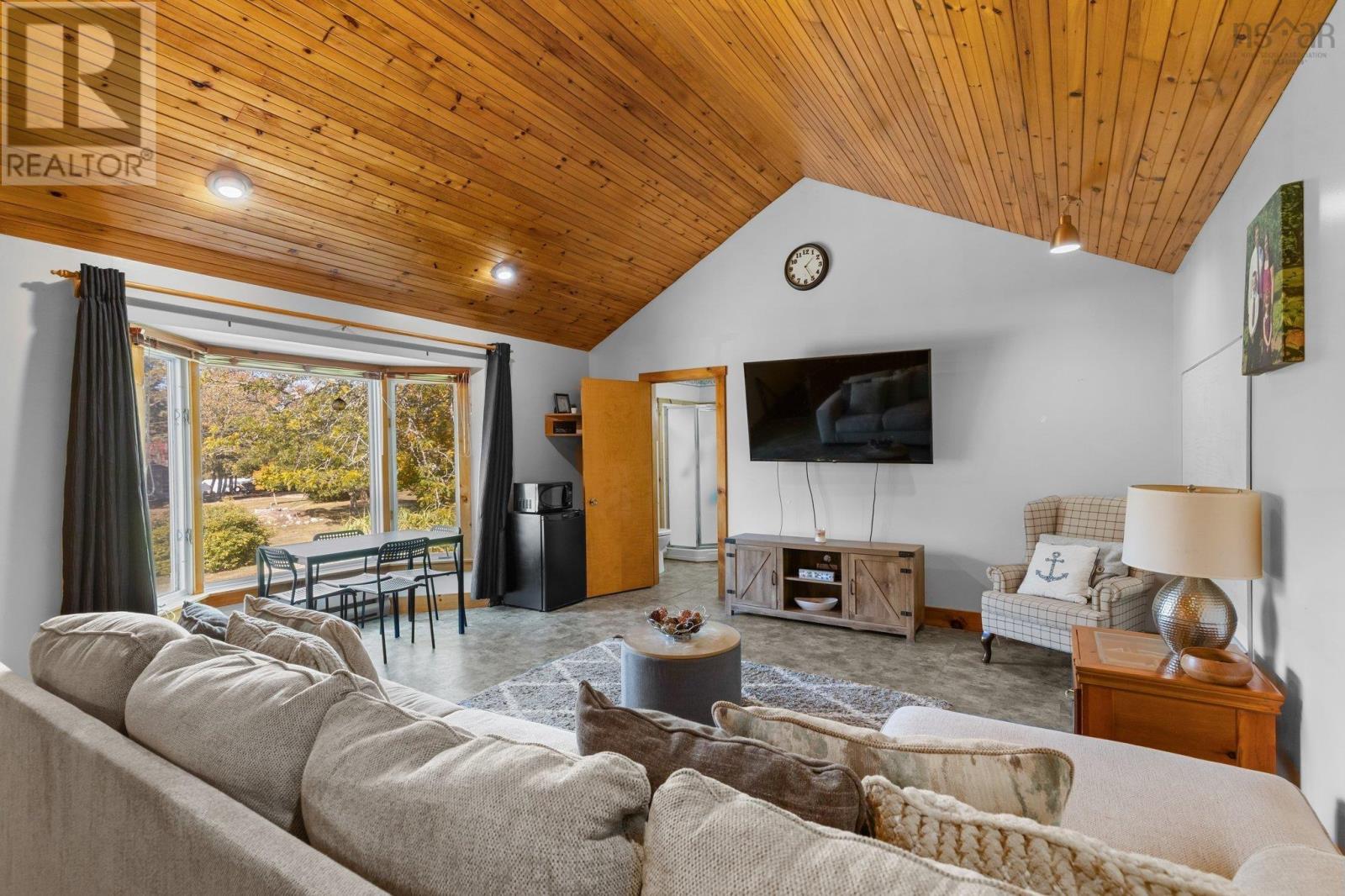 Property 10 of 31 of 902 Highway 3