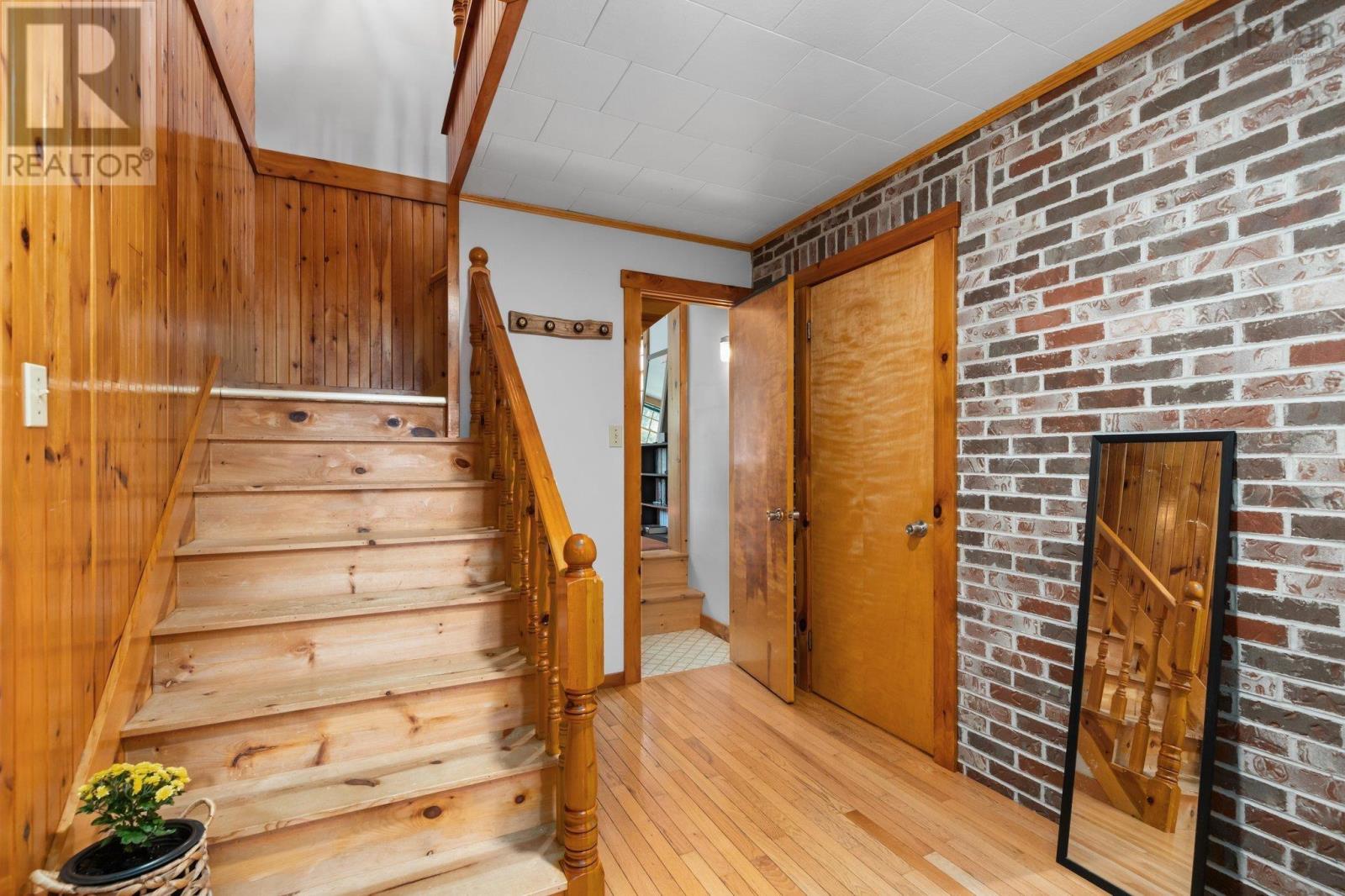 Property 20 of 31 of 902 Highway 3