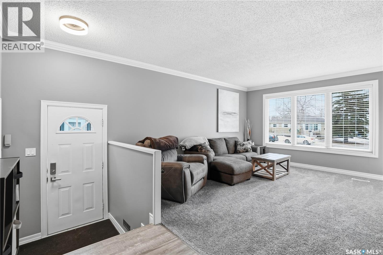 83 CARTER CRESCENT - Photo 4 of 49, Regina, Saskatchewan