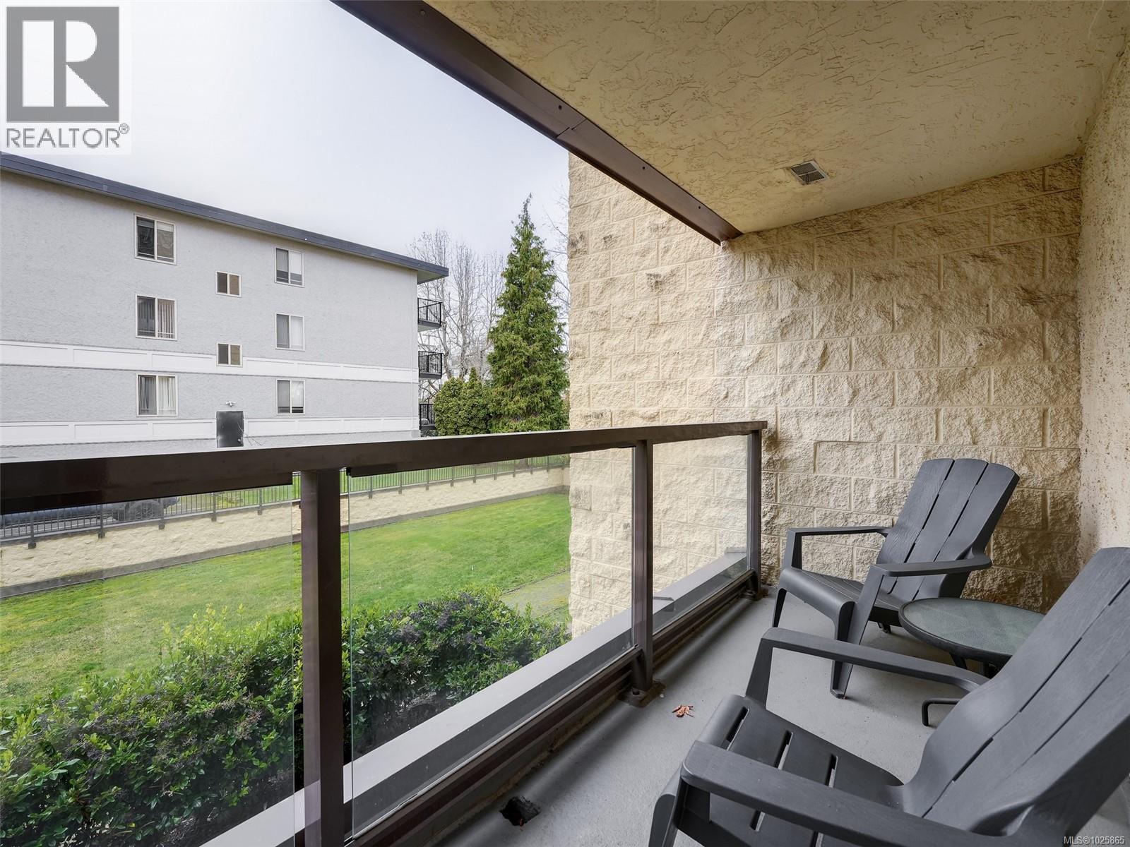 213 1745 Leighton Road, Victoria