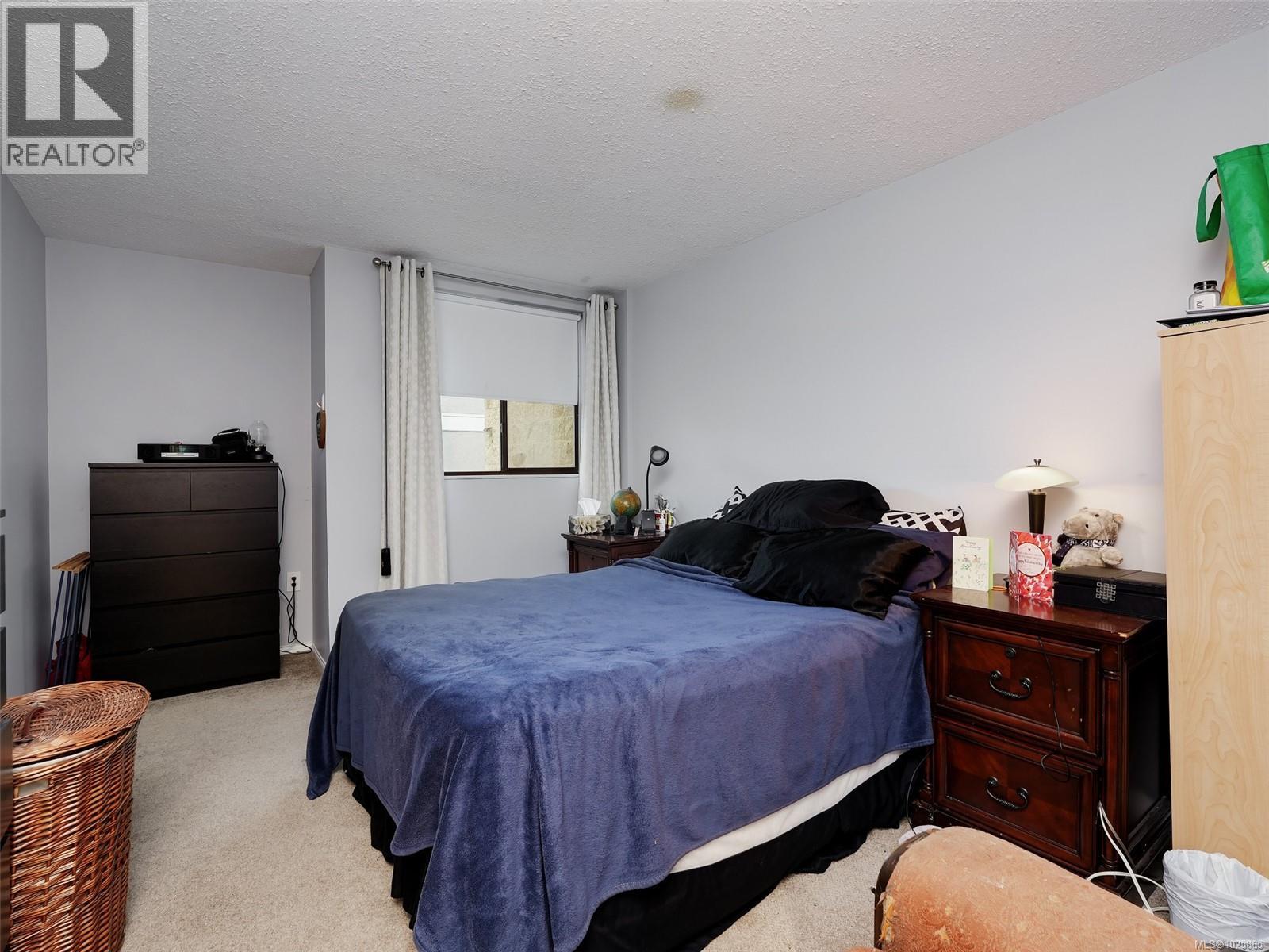 213 1745 Leighton Road, Victoria