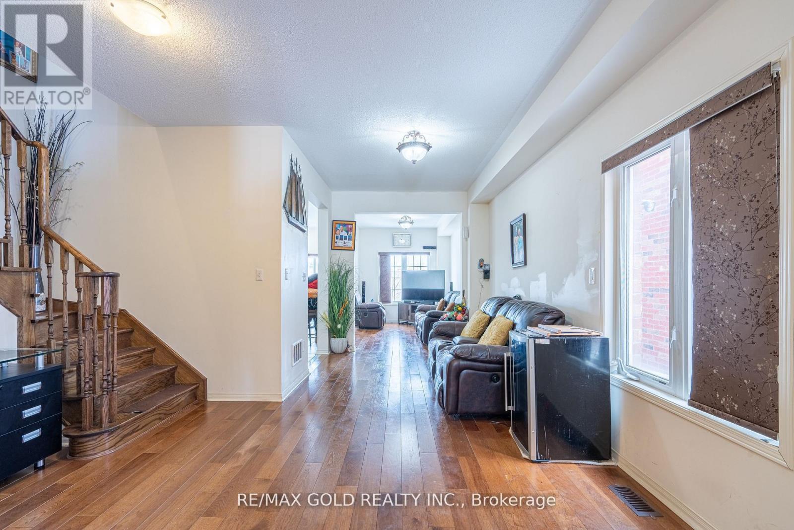 14 GULFBROOK CIRCLE - Photo 3 of 39, Brampton (Sandringham-Wellington), Ontario