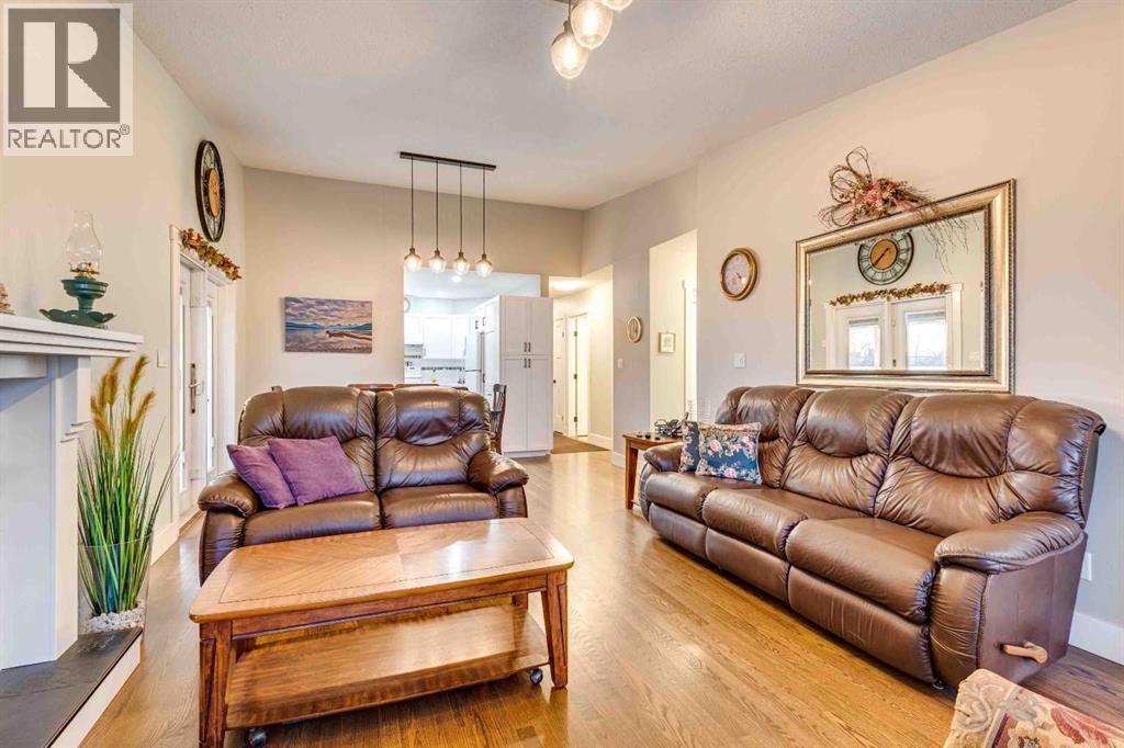 125 3 Avenue NE - Photo 5 of 33, Three Hills, Alberta