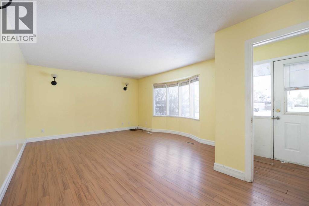 137 Parmenter Crescent, Fort McMurray