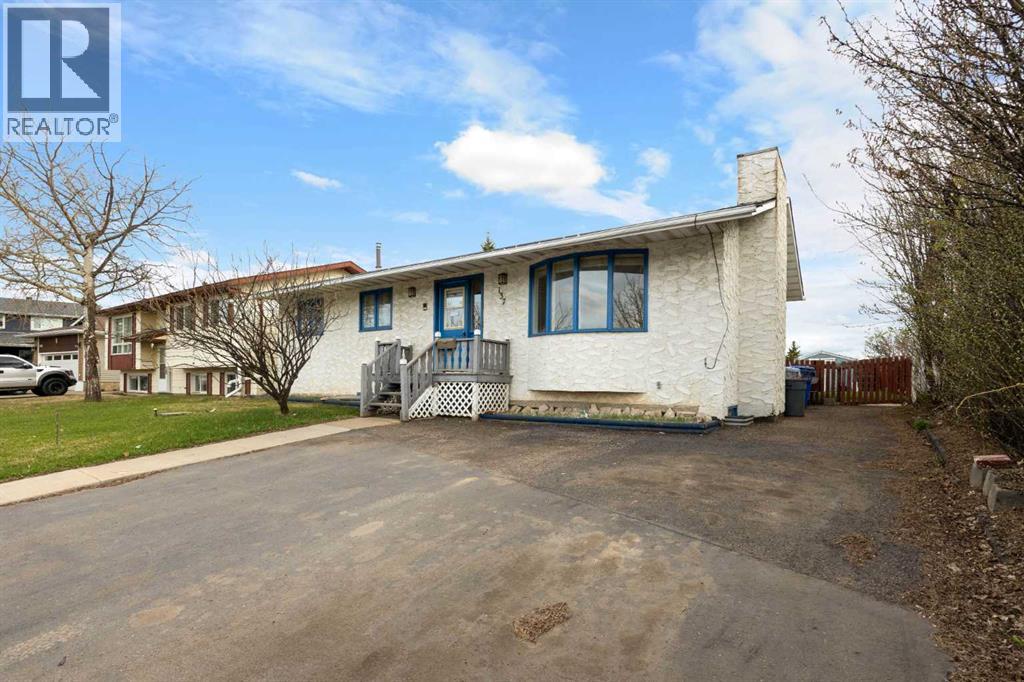 137 Parmenter Crescent, Fort McMurray