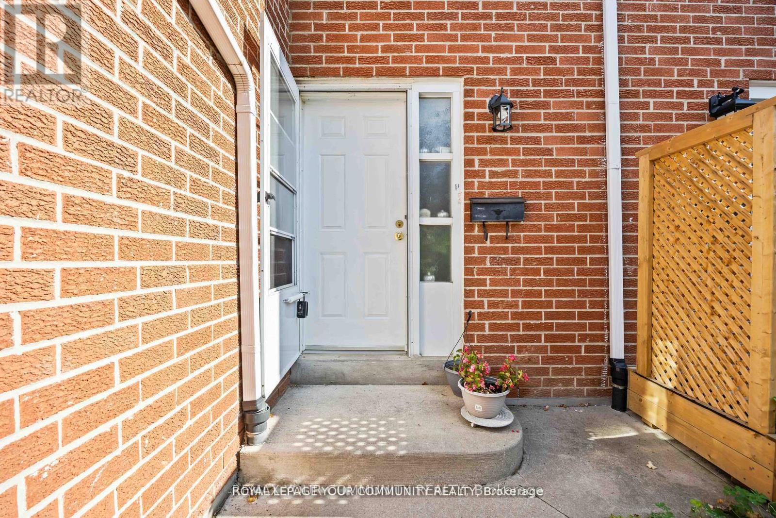 22 PORTERFIELD CRESCENT - Photo 3 of 35, Markham (Aileen-Willowbrook), Ontario