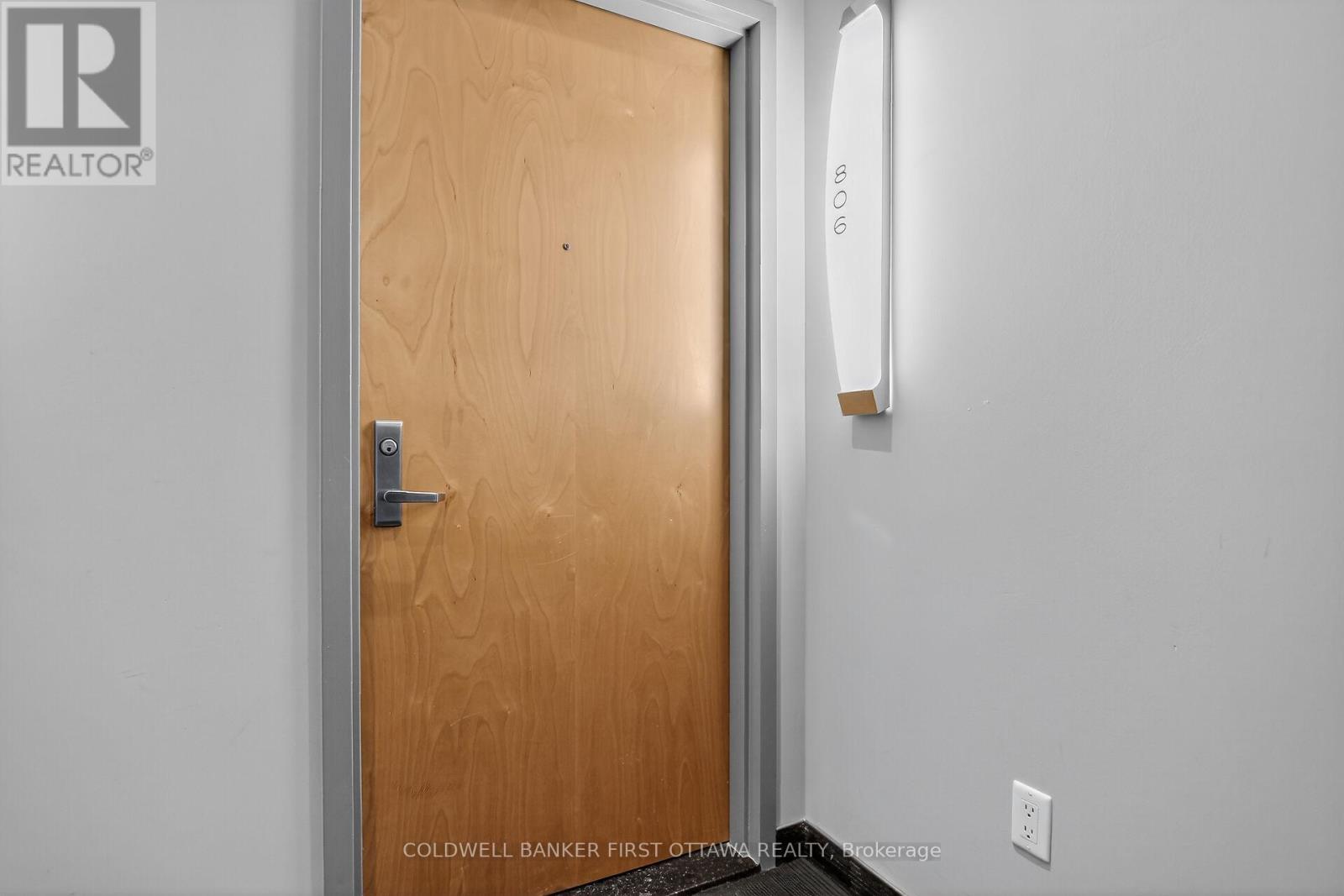 entry on 8th floor