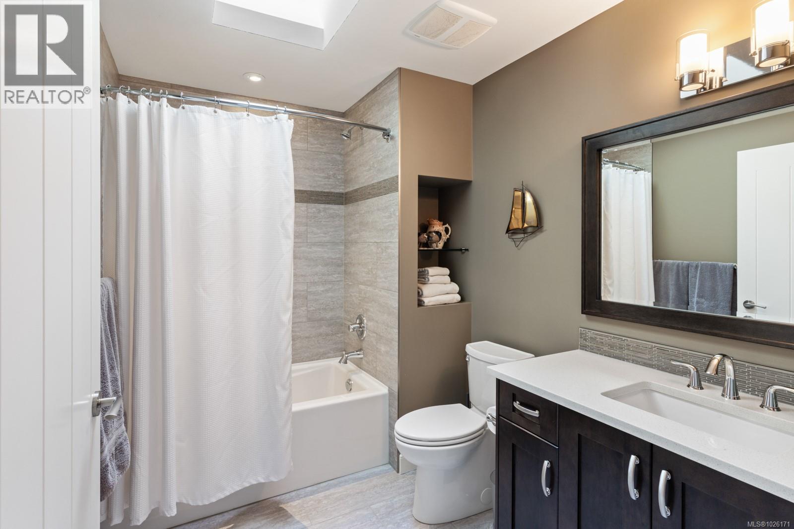 2309 Suffolk Cres, Courtenay