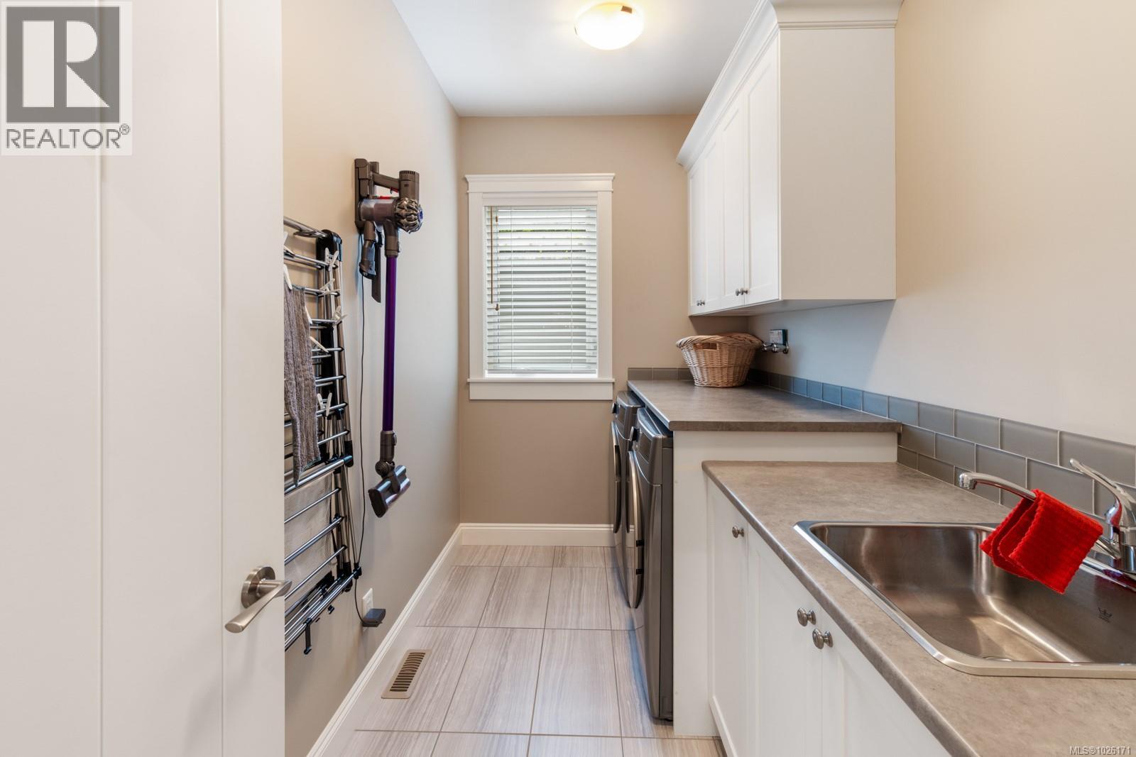 2309 Suffolk Cres, Courtenay