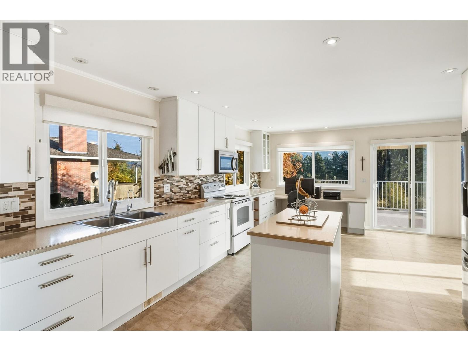  901 Newton Drive, Penticton