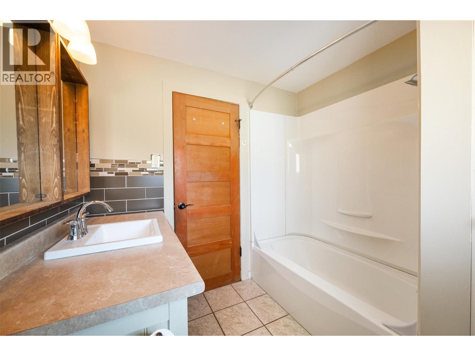  901 Newton Drive, Penticton