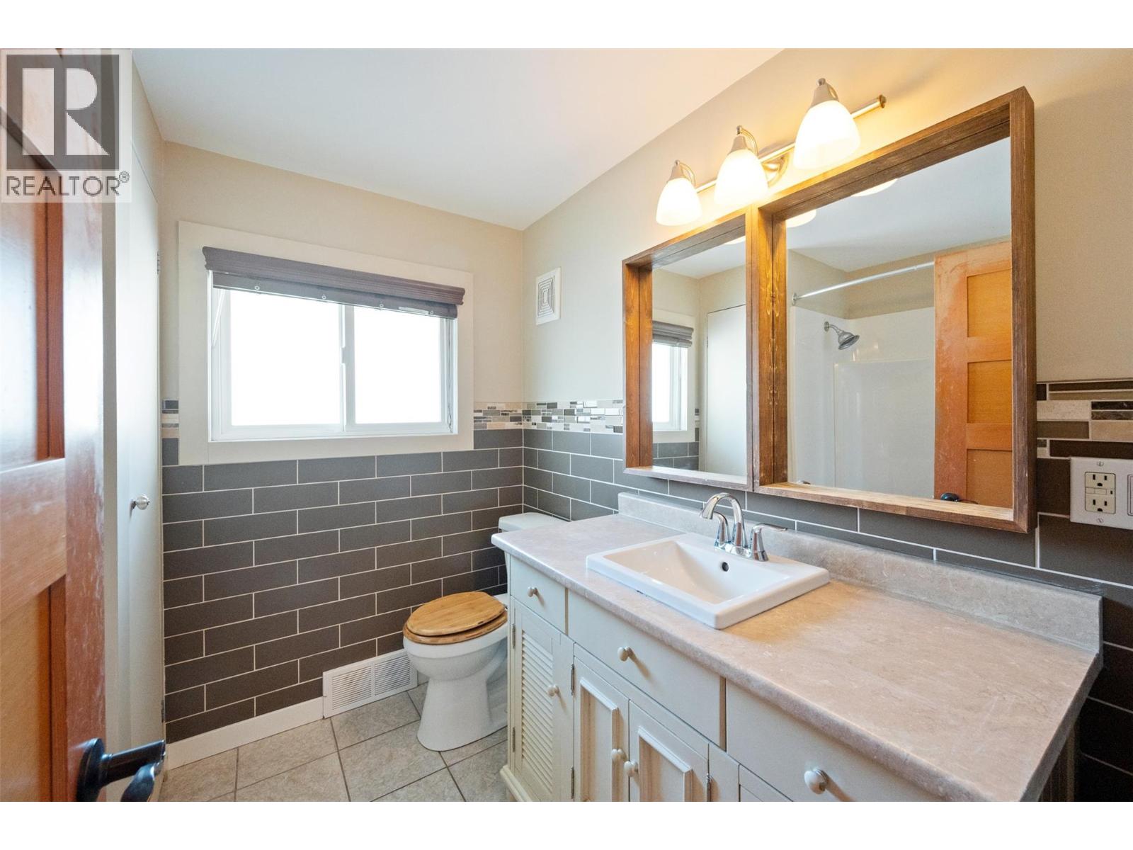  901 Newton Drive, Penticton