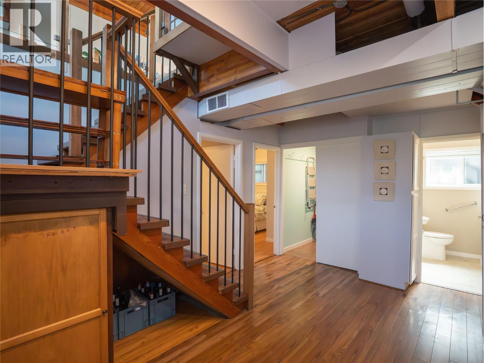 1618 DUNCAN Ave E Avenue, Penticton