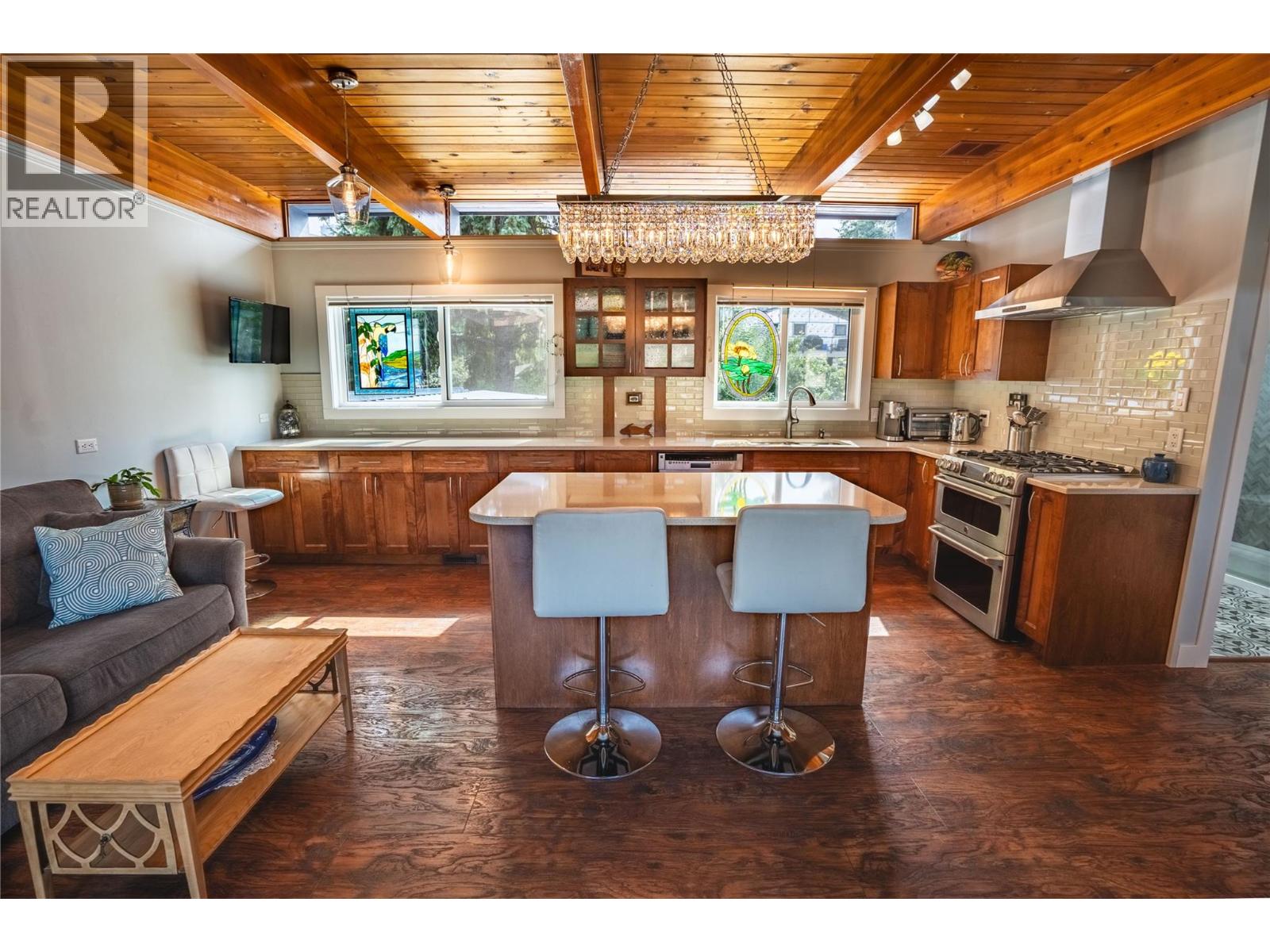 1618 DUNCAN Ave E Avenue, Penticton