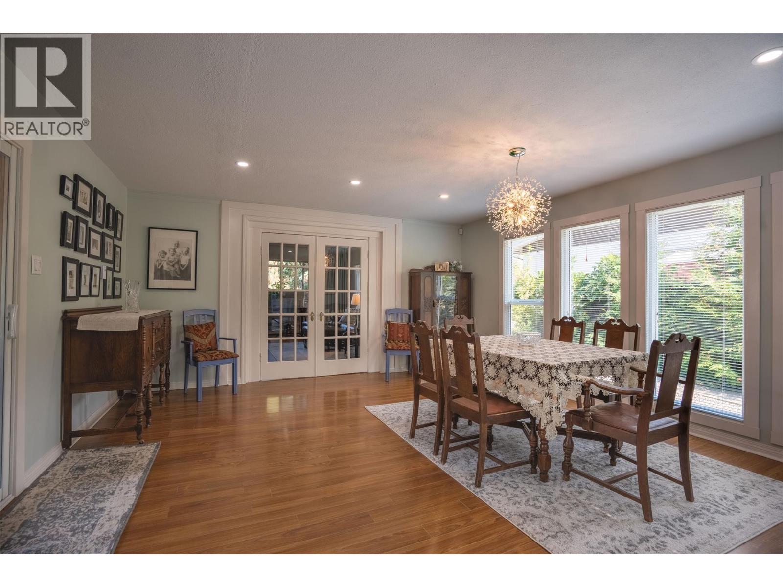 1618 DUNCAN Ave E Avenue, Penticton