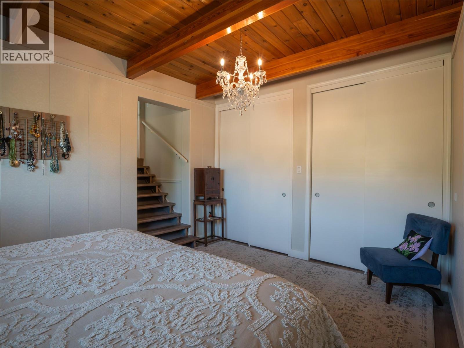 1618 DUNCAN Ave E Avenue, Penticton