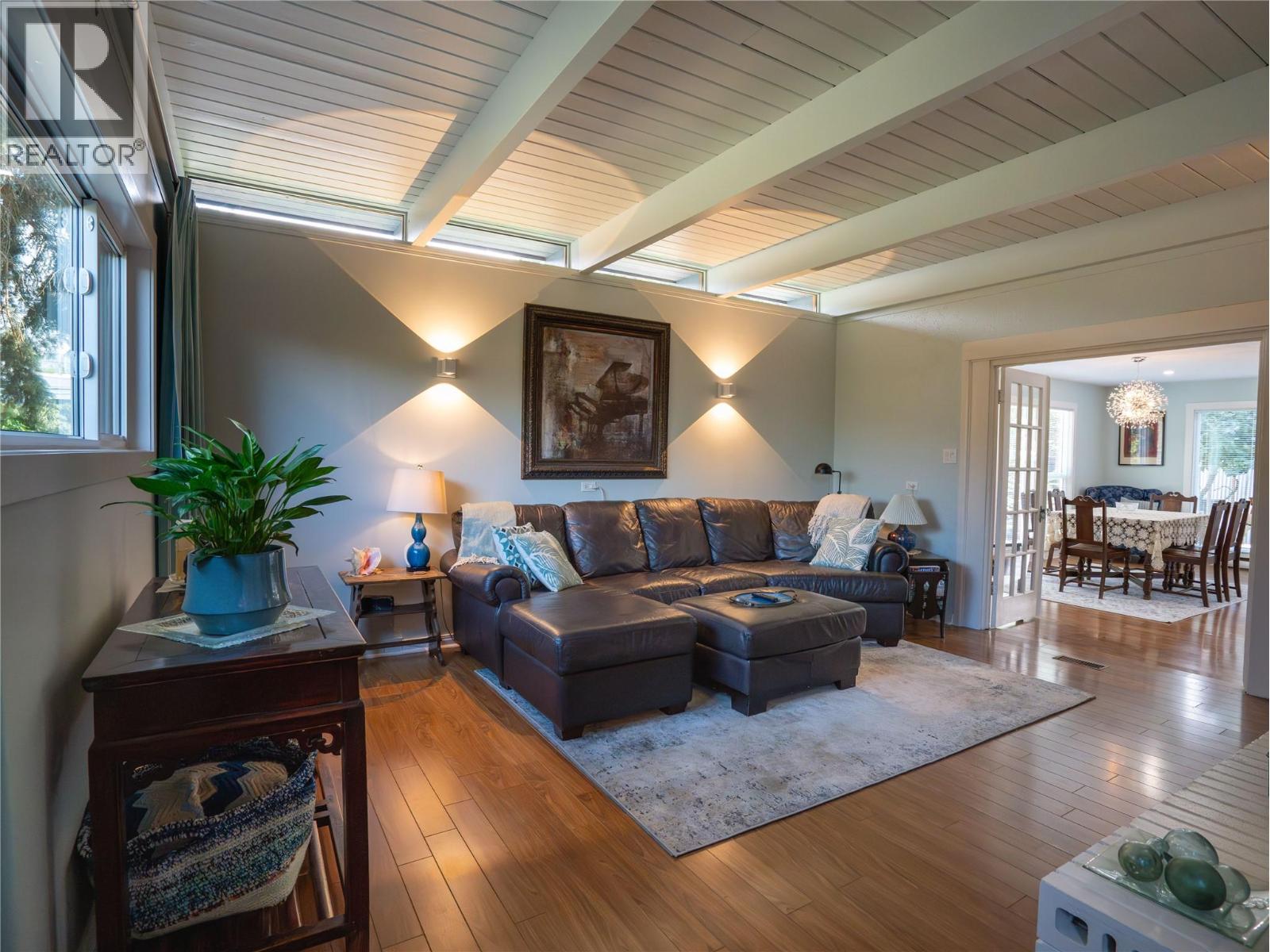 1618 DUNCAN Ave E Avenue, Penticton