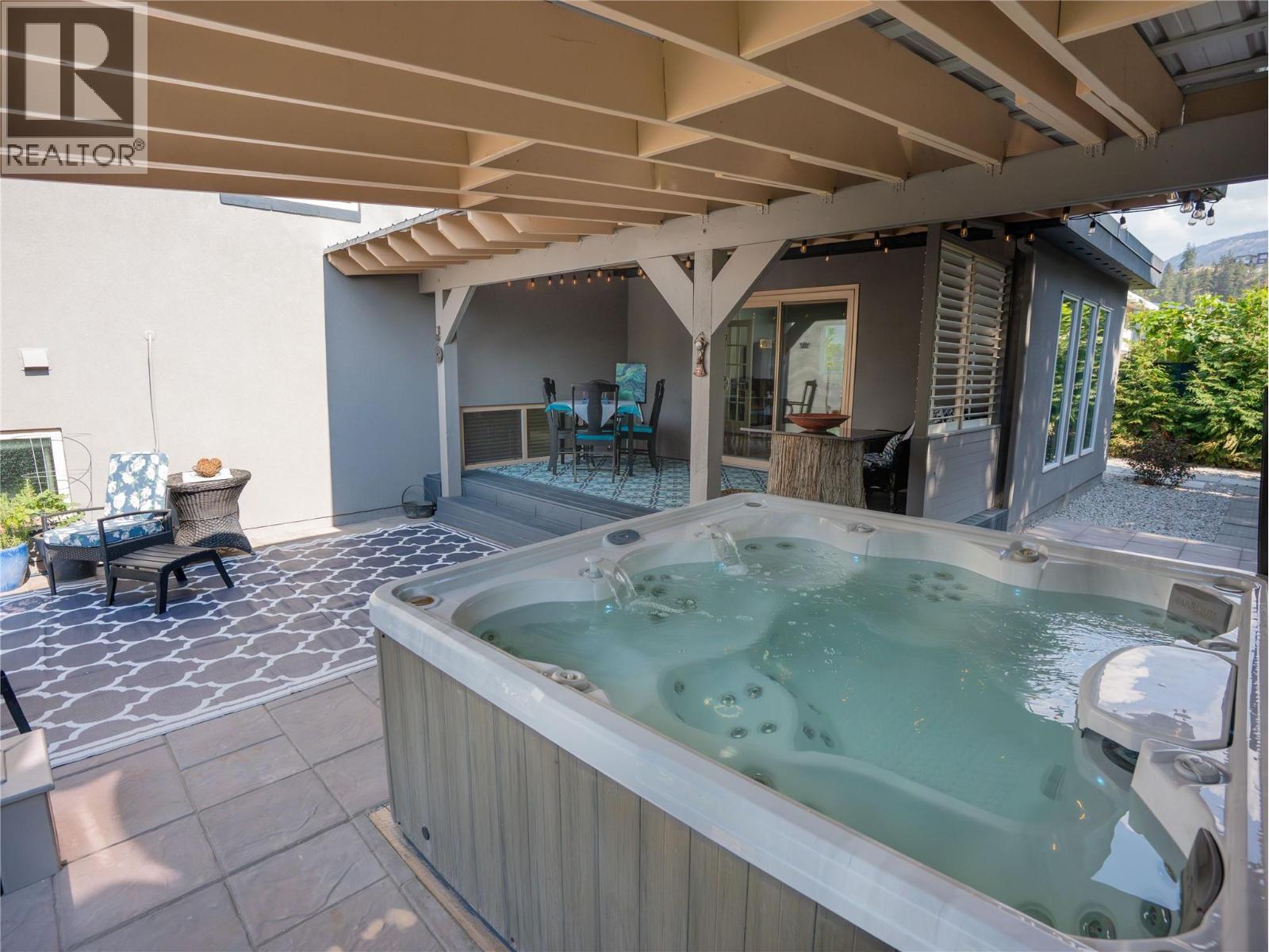 1618 DUNCAN Ave E Avenue, Penticton