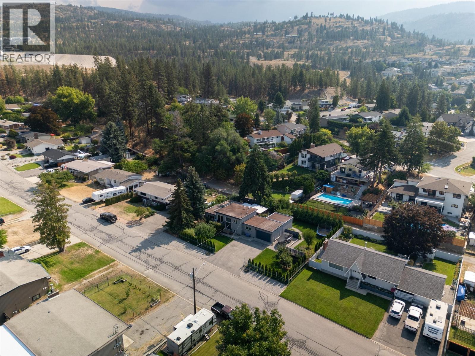 1618 DUNCAN Ave E Avenue, Penticton