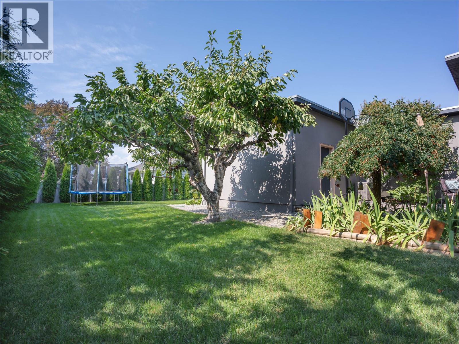 1618 DUNCAN Ave E Avenue, Penticton