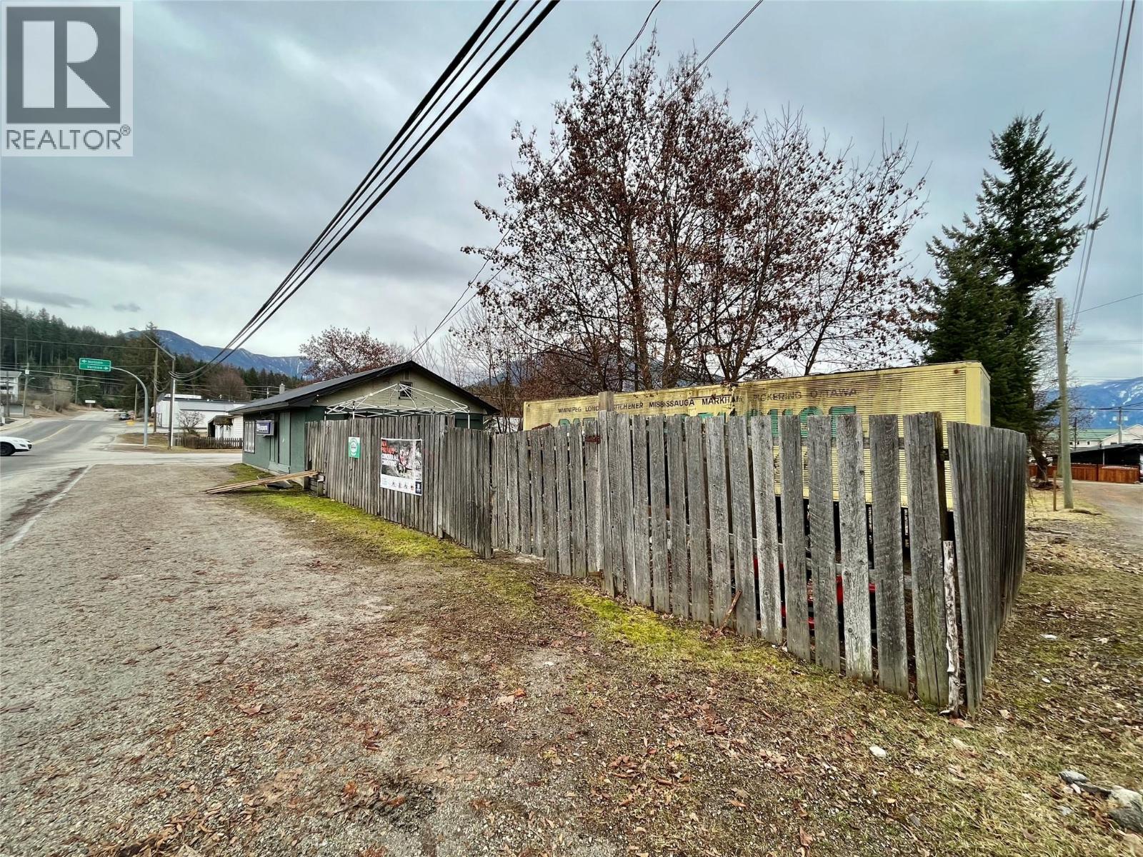 98 1st Avenue NW, Nakusp