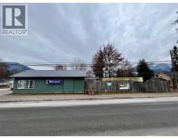98 1st Avenue Nw, Nakusp, BC V0G1R0 Photo 14