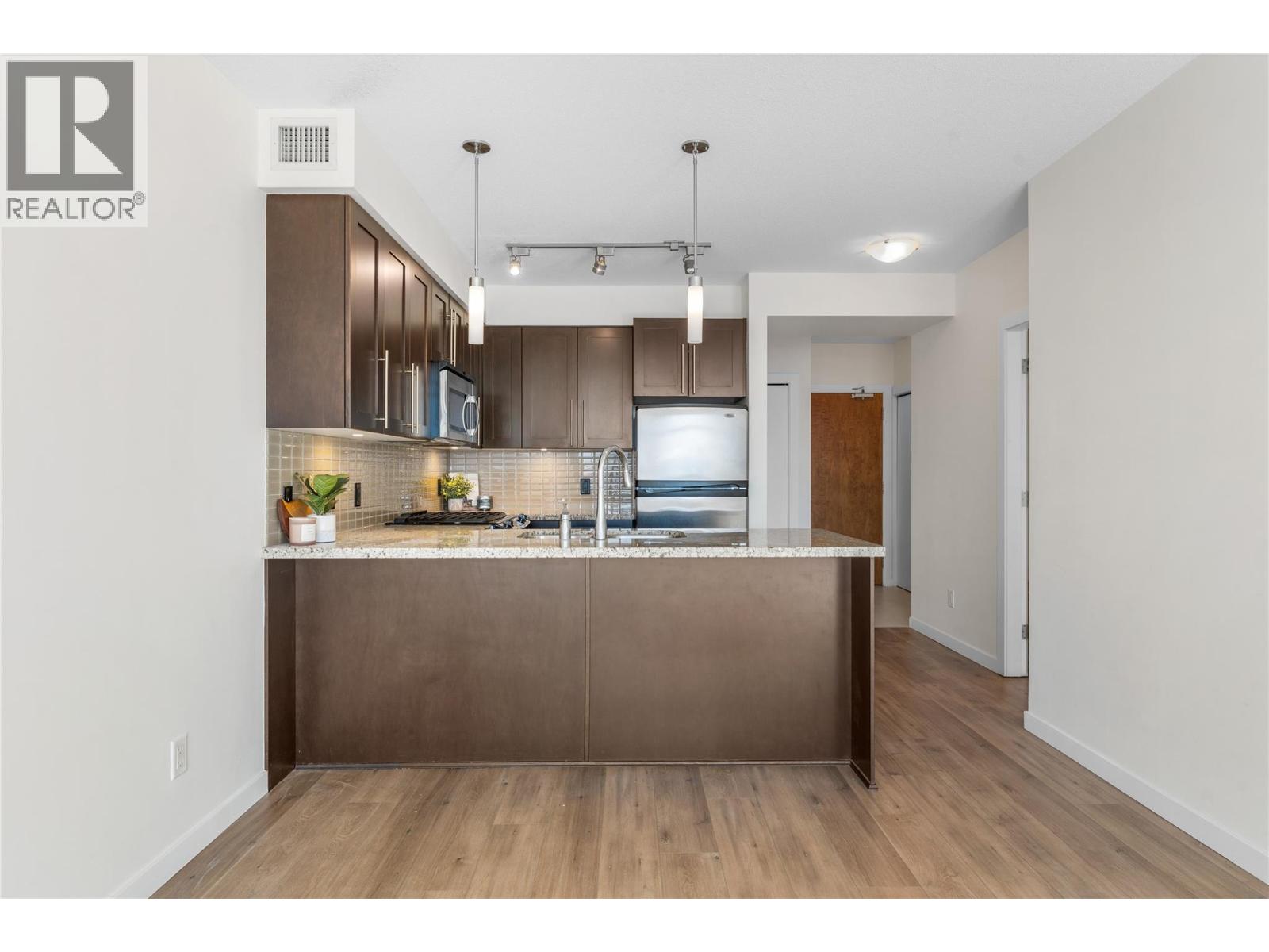 1404 1075 Sunset Drive, Kelowna