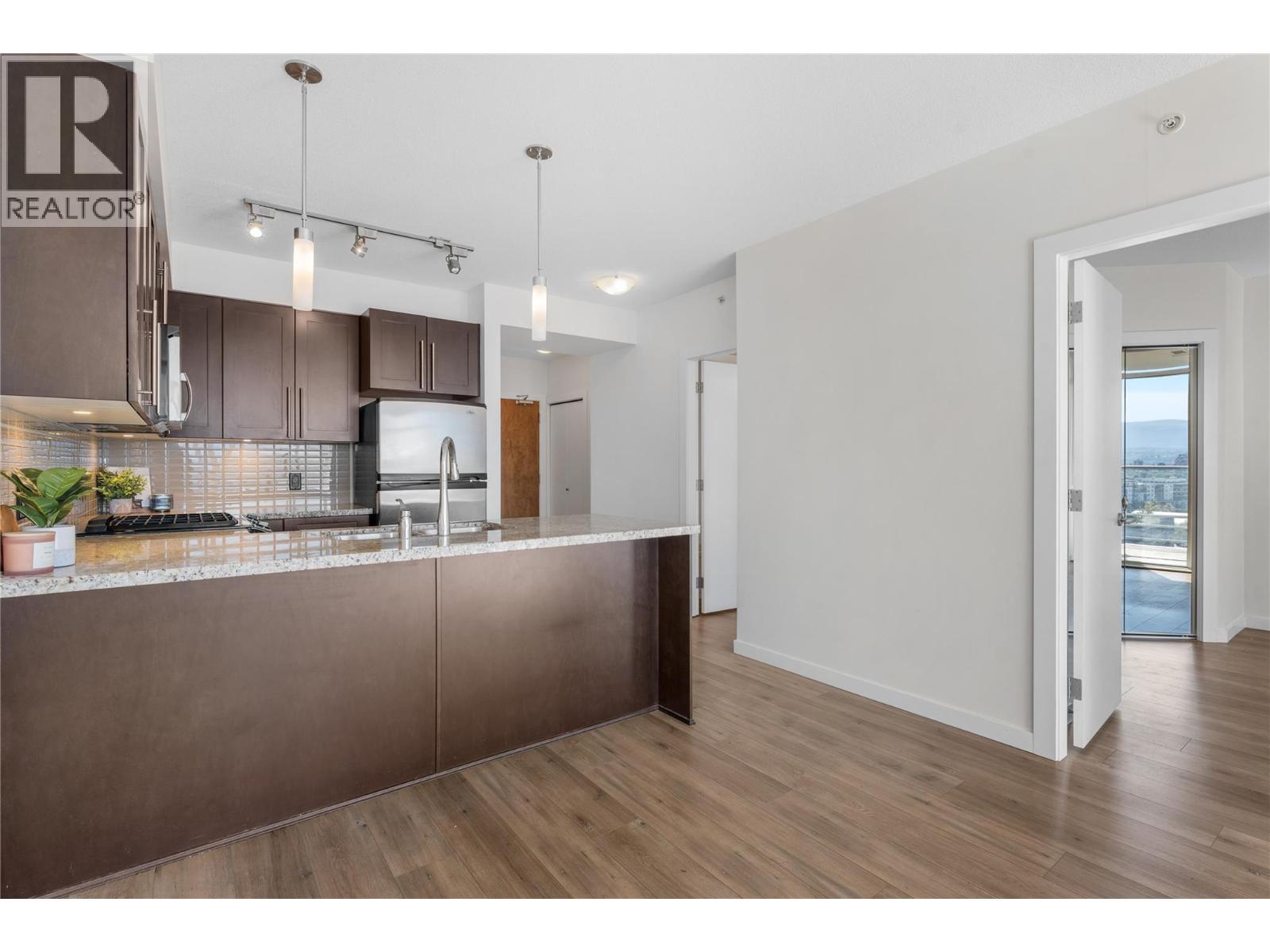 1404 1075 Sunset Drive, Kelowna