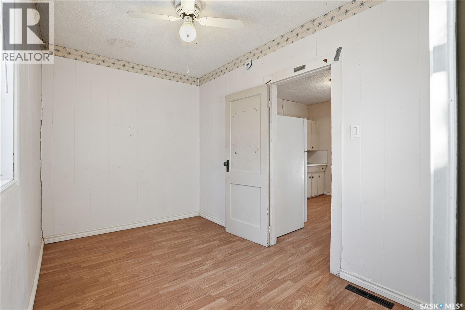308 1st STREET E — photo 16