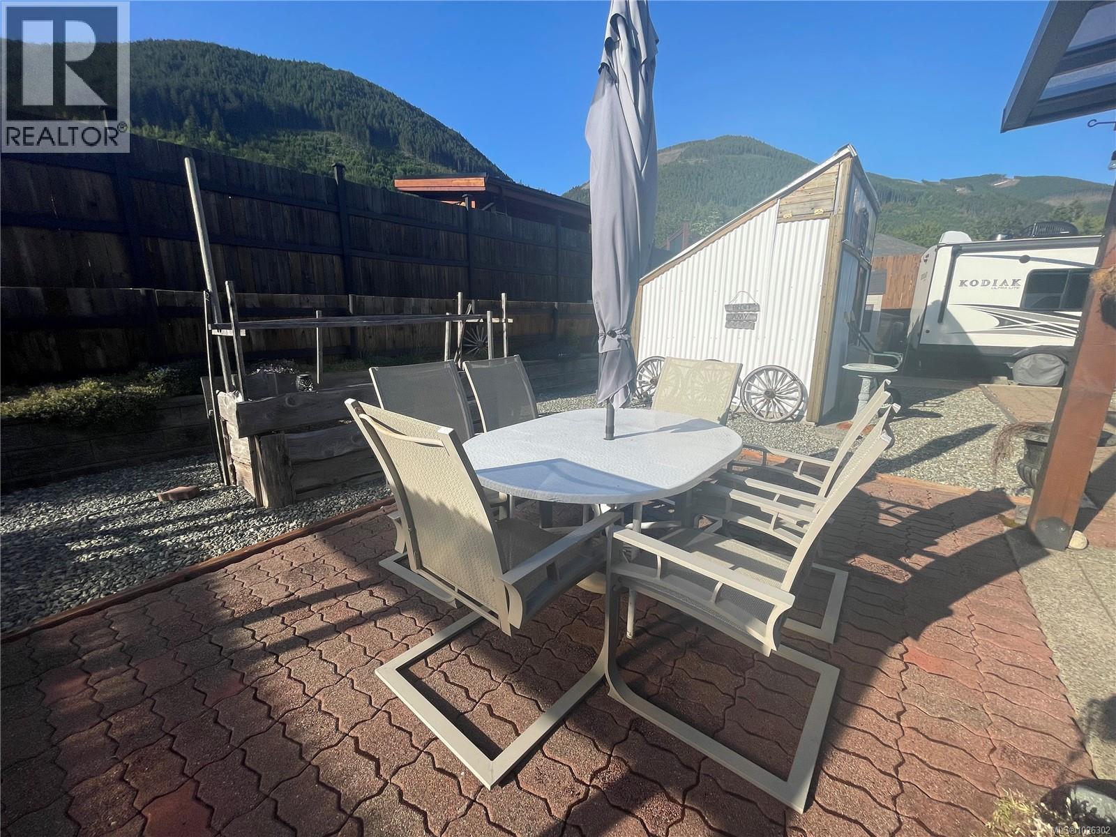 482 Mountain View Dr, Lake Cowichan