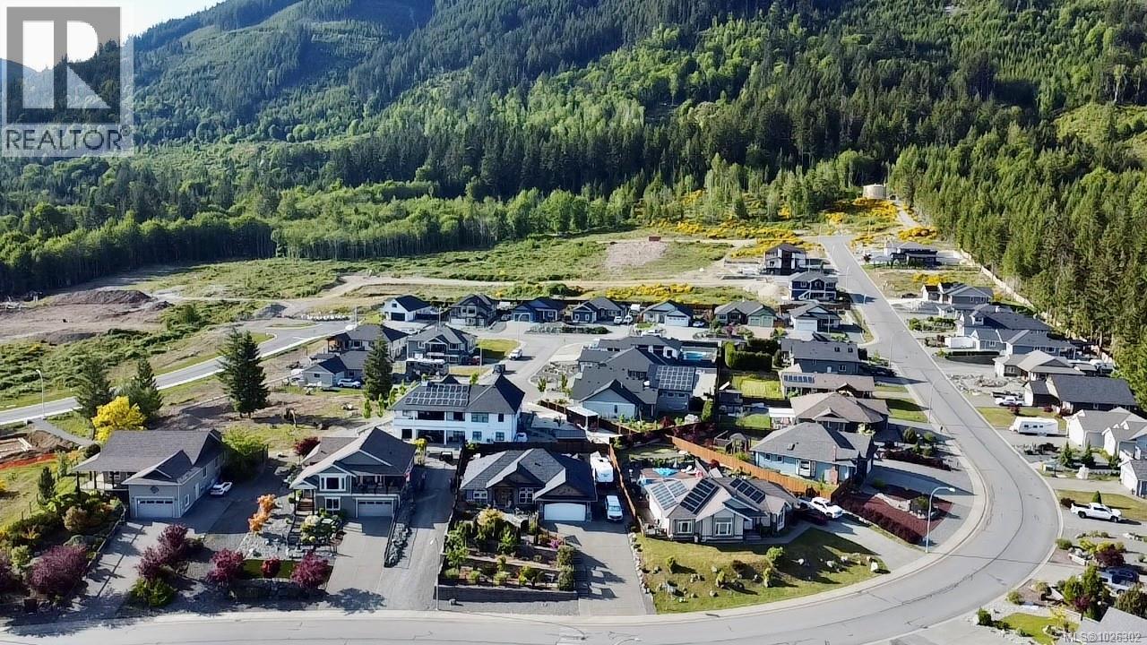 482 Mountain View Dr, Lake Cowichan