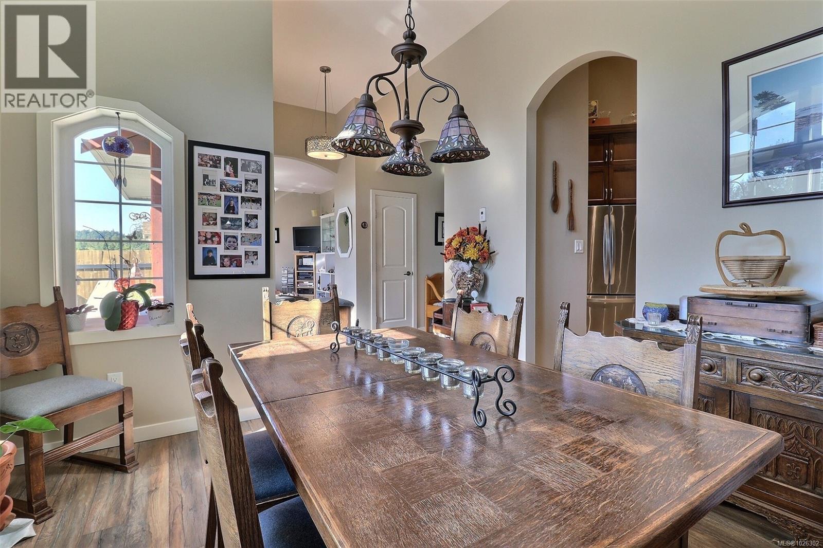 482 Mountain View Dr, Lake Cowichan