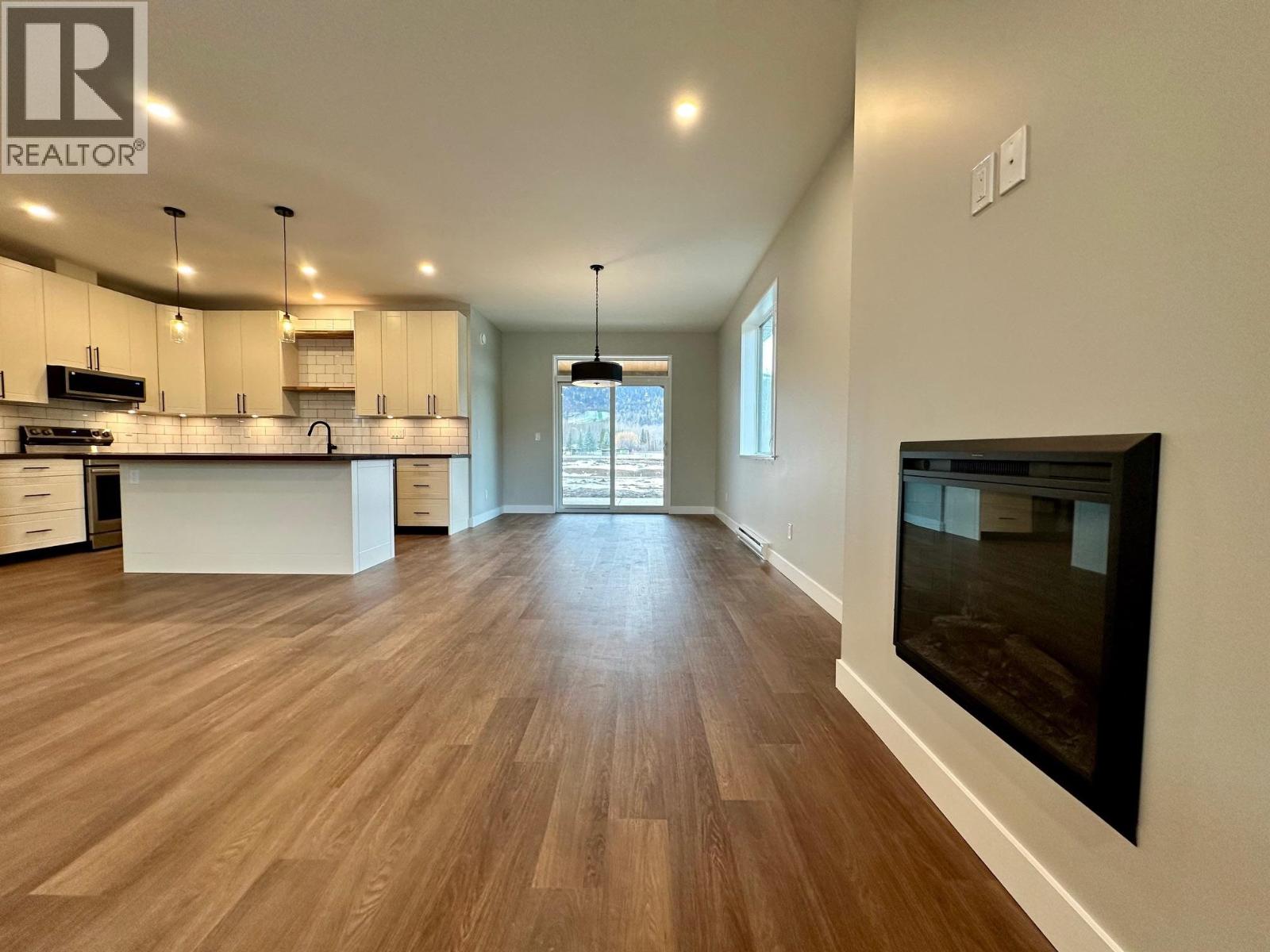 1045 PARKSIDE Avenue, Smithers