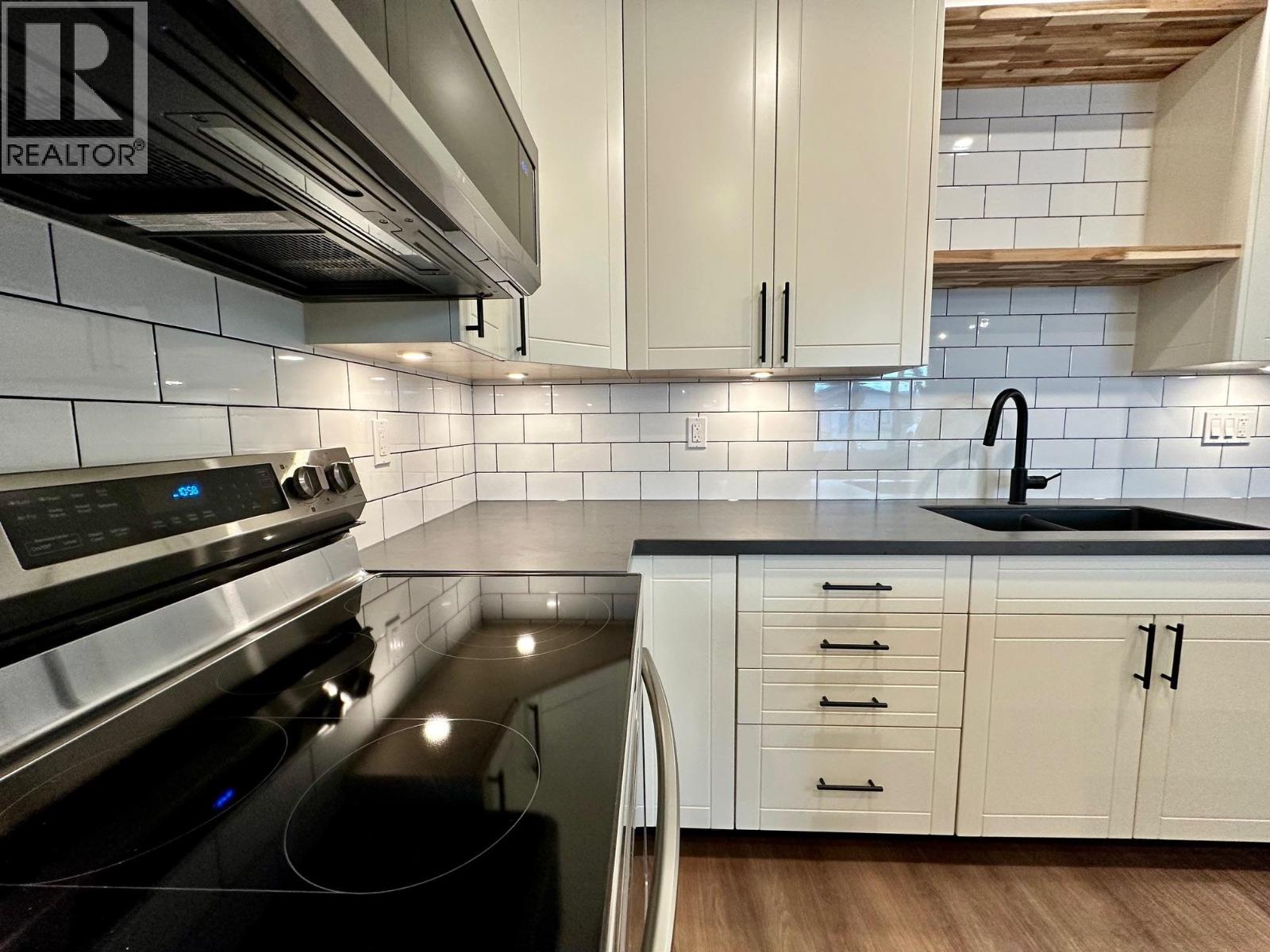 1045 PARKSIDE Avenue, Smithers