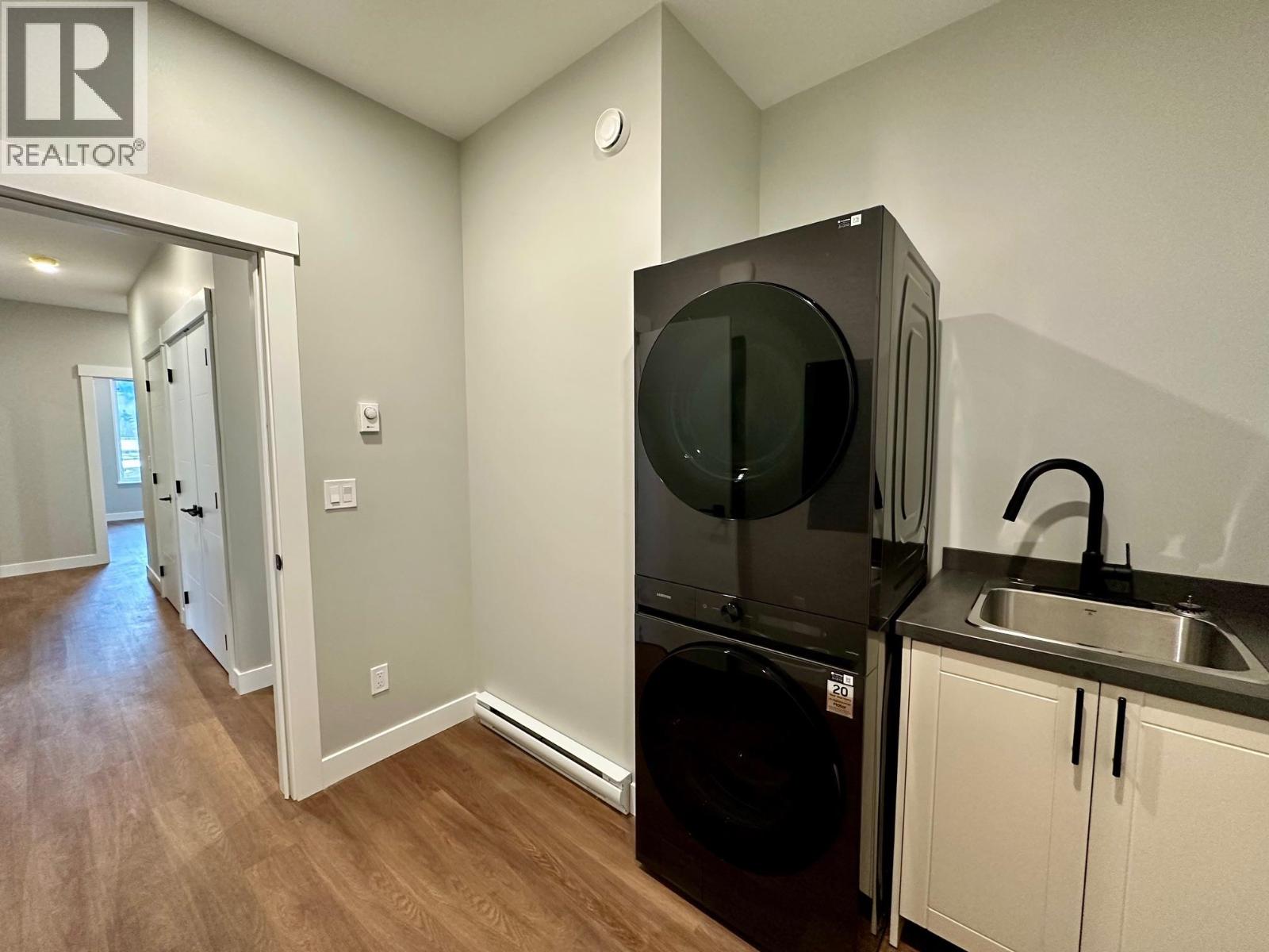 1045 PARKSIDE Avenue, Smithers