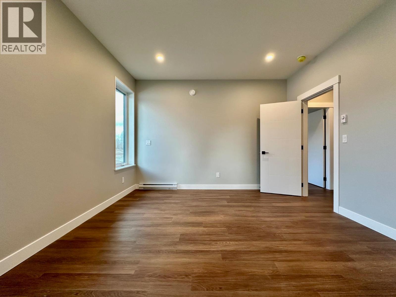 1045 PARKSIDE Avenue, Smithers