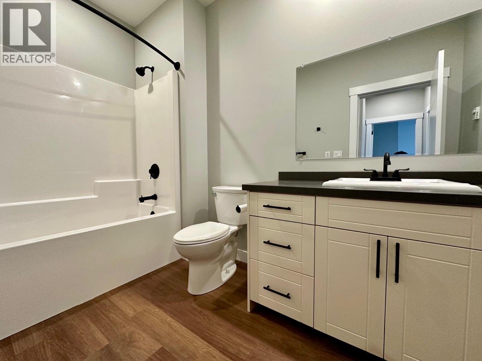 1045 PARKSIDE Avenue, Smithers